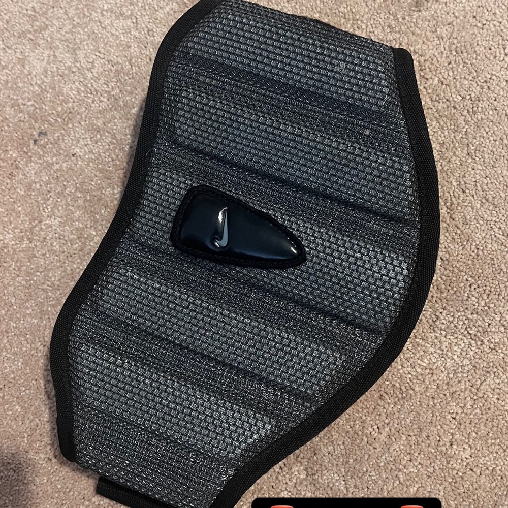 Nike weightlifting belt